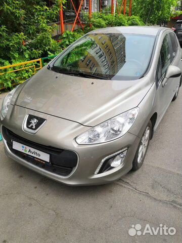 Peugeot 308 1.6 AT, 2011, 67 000 км Peugeot 308 1.6 AT, 2011, 67 000 км