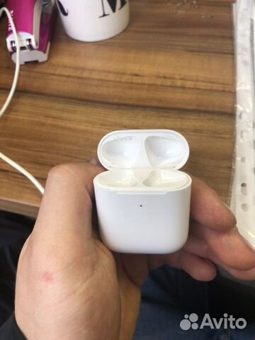 Кейс AirPods 2 с беспроводной зарядкой