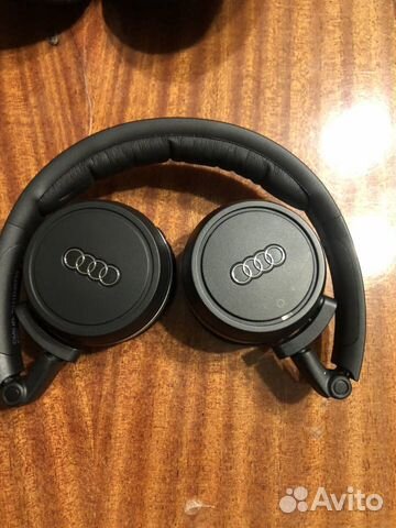 Наушники Audi