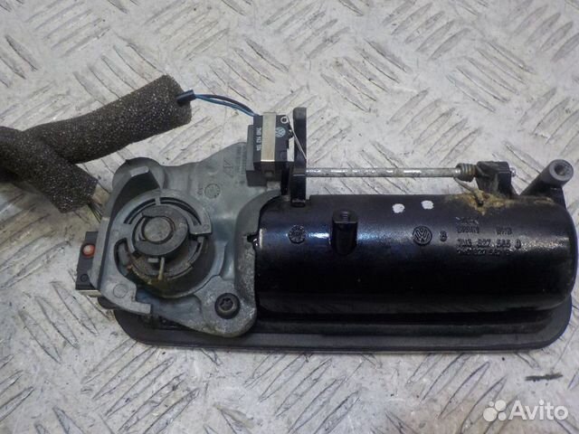 Ручка двери сдвижной наружная правая Volkswagen Ручка двери сдвижной наружная правая Volkswagen