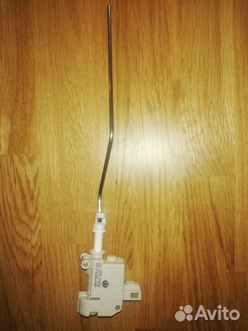 Привод крышки лючка заливной горловины 3C0 810 773