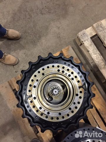 Бортовой редуктор хода R 140LC-7 со звездой