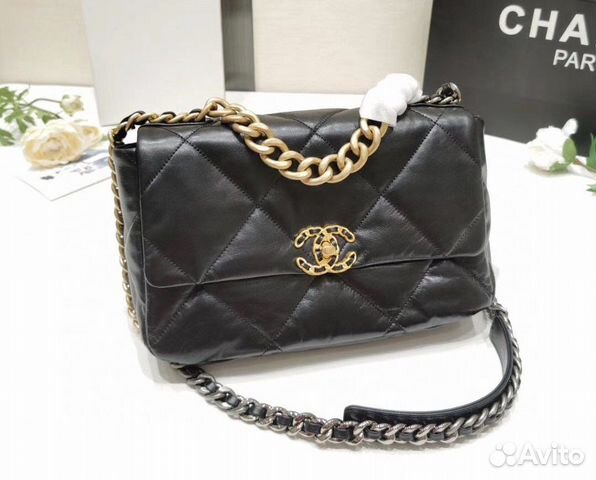 chanel 19 black