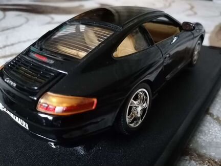 Модель Porsche 911 1/18
