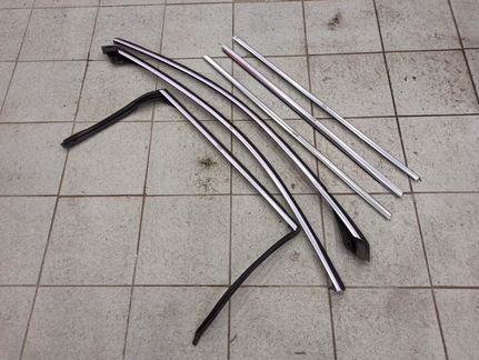 Volvo XC70 09г хром молдинг стекла двери