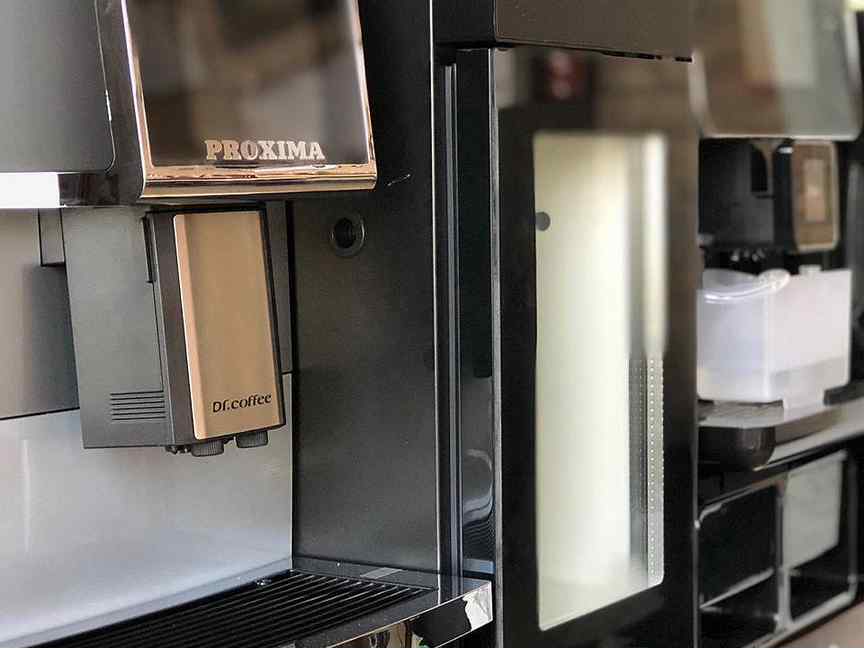 Кофемашина proxima f12. Dr.Coffee proxima f12 Plus. Dr.Coffee proxima m12 с терминалом. Proxima Dr Сoffee купить бункер воды.