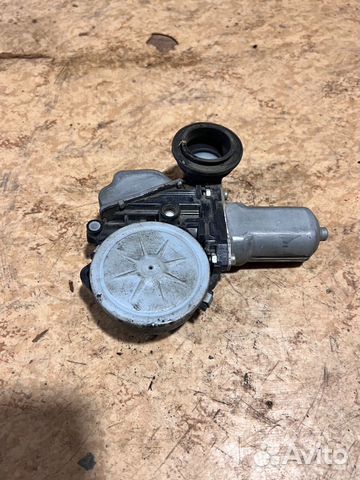 Моторчик стеклоподъемника Тойота Хайландер 3