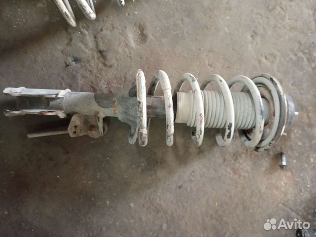 Стойка передняя левая Кия Пиканто