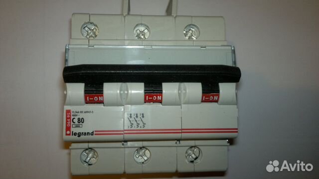 Автоматический выключатель 3п 80а. Автоматический выключатель Legrand 125. Автомат Легранд с80 06495 12,5. Рубильник rx3 3п 80a. Выключатель автоматический Legrand 2 полюса 50 а.