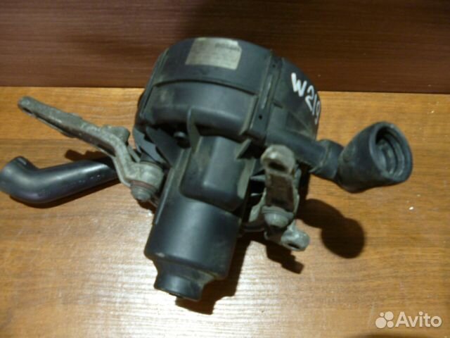 Насос воздушный Mercedes Benz CLS CLK-Class M272