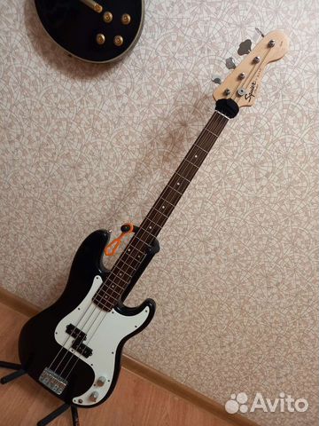 Бас гитара Squier Precision bass