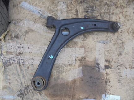 Рычаг передний правый Lancer X