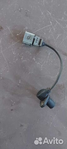 Датчик коленвала на Volkswagen Passat B6