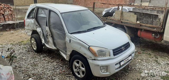 Toyota RAV4 2.0 AT, 2001, битый, 220 000 км