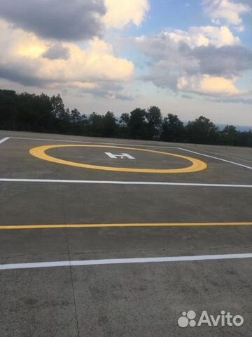 Рабочий на дорожную разметку