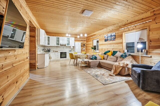 Коттедж 85 м² на участке 7 сот.