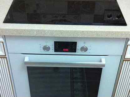 Белая варочная панель и духовой шкаф. Белая варочная панель и черный духовой шкаф