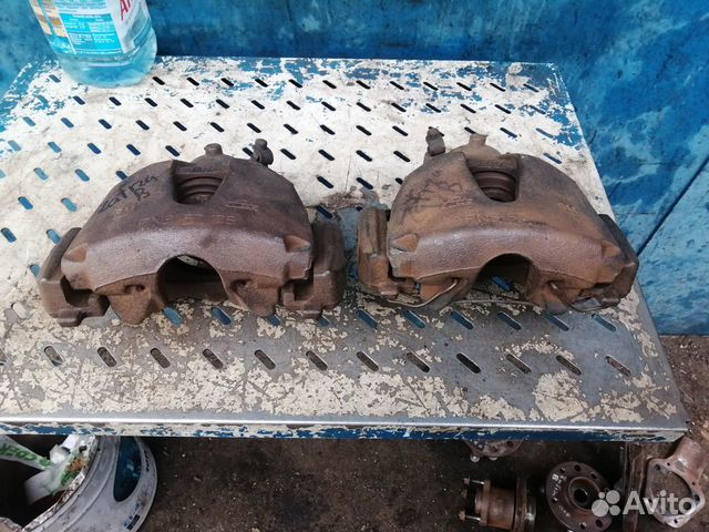 Суппорт тормозной передний Opel Zafira B Astra H