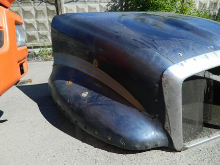 Капот на Кенворд Т2000