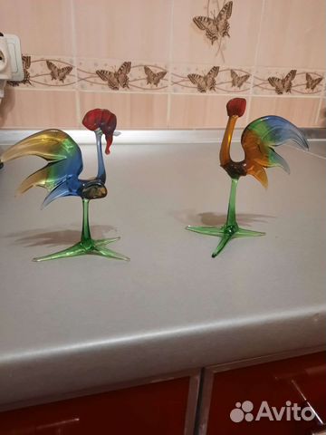 Фигурки из цветного стекла