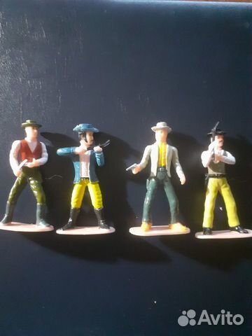 Киндер солдатики ковбои