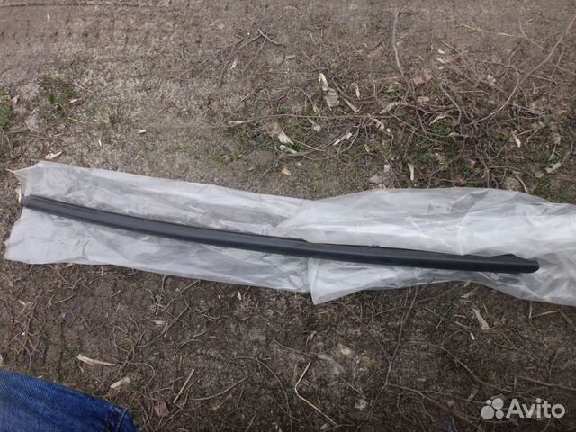 Логан Уплотнитель стекла перед левой двери 2014-нв