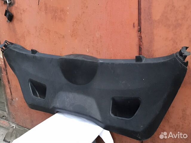 Обшивка двери багажника Пежо 207