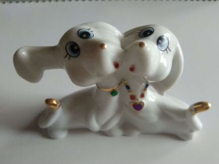 Фарфоровая статуэтка