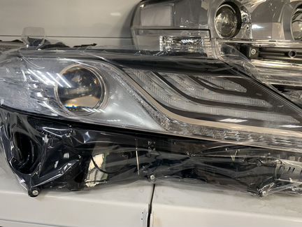 Фары Toyota Camry V70-75