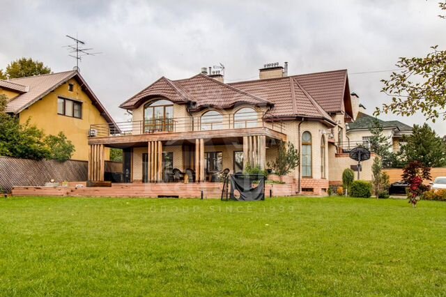 Дом 430 м² на участке 16 сот.