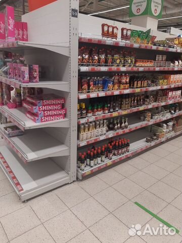 Торговые выстовочные стеллажи