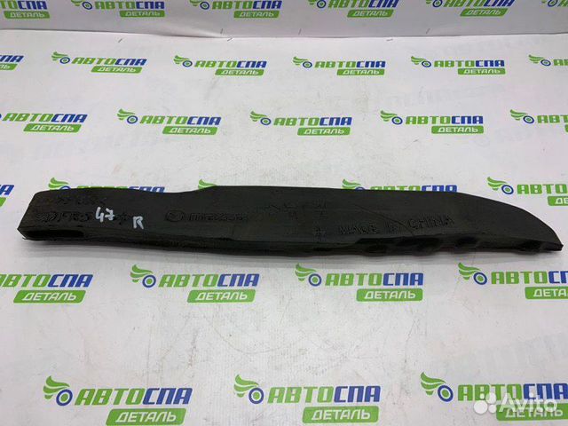 Уплотнитель крыла передний правый Mazda Cx-30