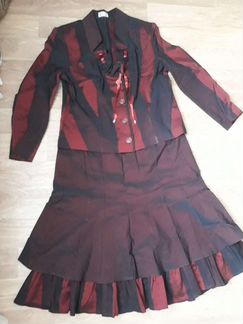 Костюм с юбкой