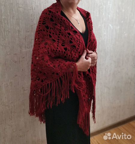 Шаль вязаная крючком. Ручная работа