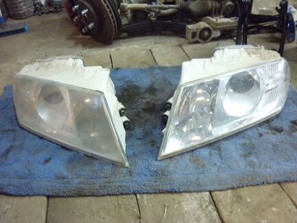 Фара правая на шкода октавия а5 RS ксенон 1z