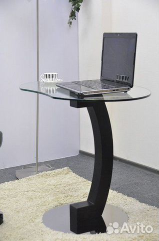 Стеклянный стол овальной формы (900х600 см)