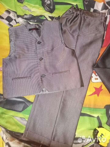 Костюмы жилетка и брюки 110р Новые