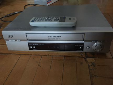 Видеомагнитофон JVC
