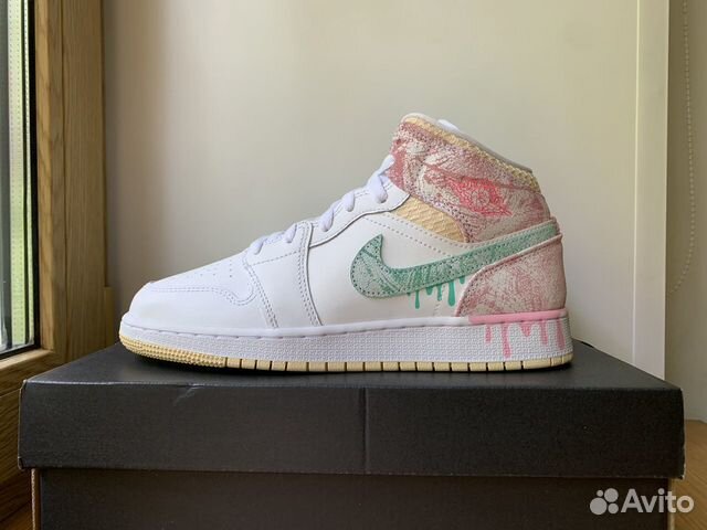 aj1 mid paint drip