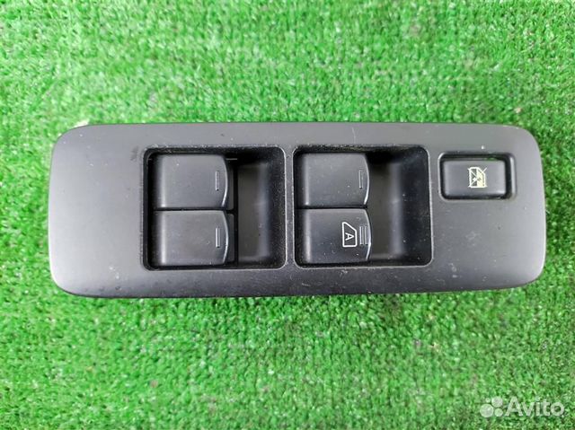 Блок управления стеклоподъемниками Nissan Qashqai