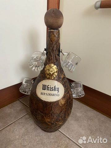 Бутылка со стопками