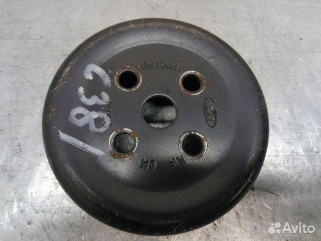 Шкив водяного насоса (помпы) Ford Focus 2