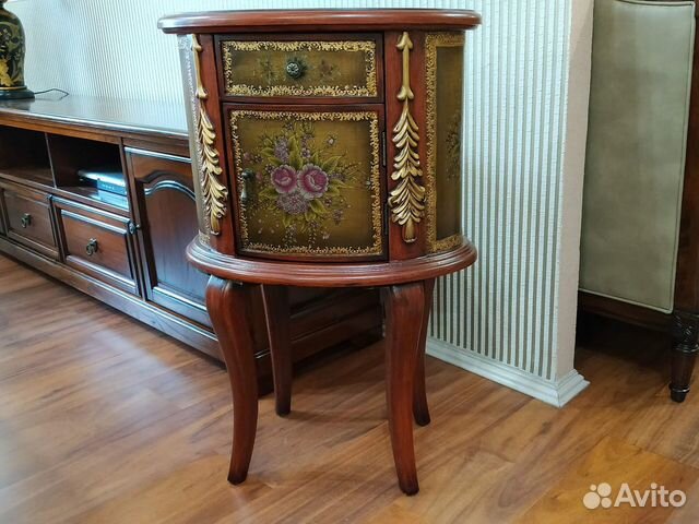 Тумбочка прикроватная новая