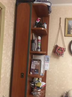 Угловой шкаф с полками