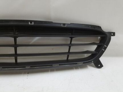 Решетка бампера Hyundai Solaris 1