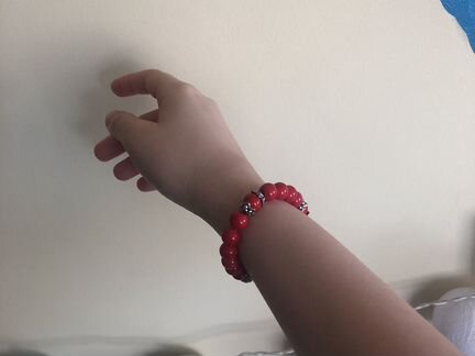 Коралловый браслет