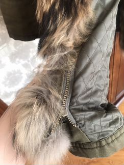 Стильная парка с отделкой из натурального меха