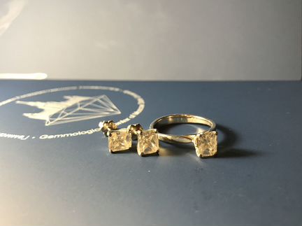 Продаю серьги с бриллиантами 2,36 карат