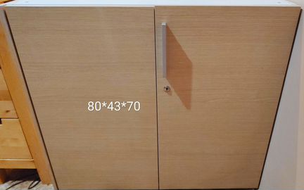 Шкаф-сейф с полкой закрывается под ключ кремовый