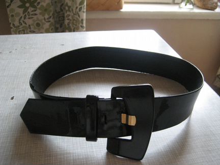 Французский лаковый черный пояс